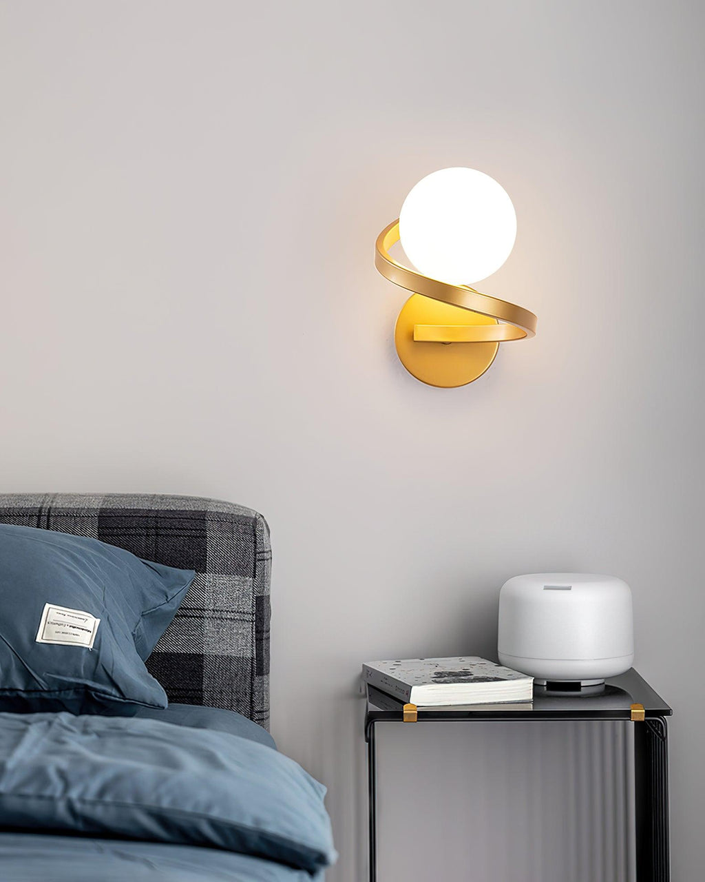 Abner Courbé Moderne Minimaliste Laiton Verre Applique Murale