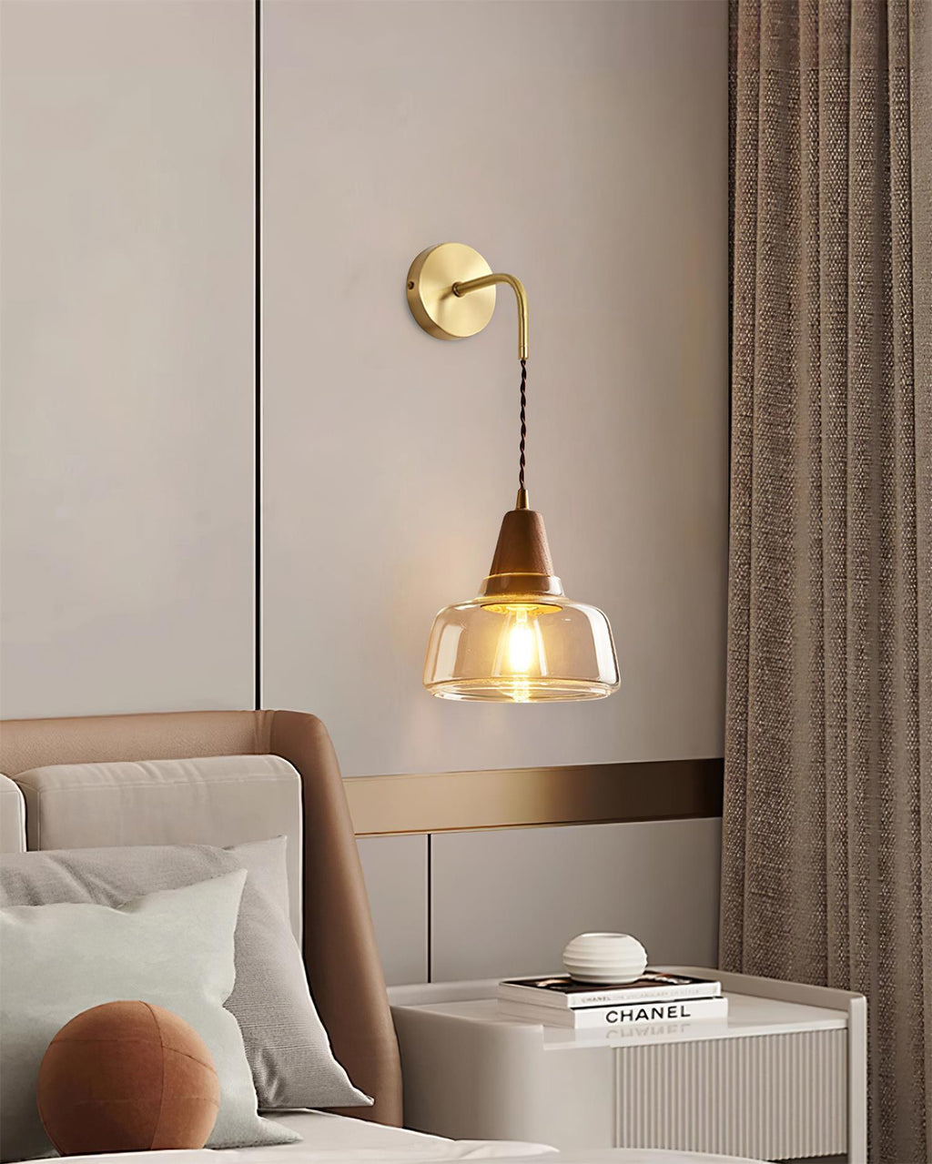 Applique Murale Ambre Verre Ombre Conique Noyer