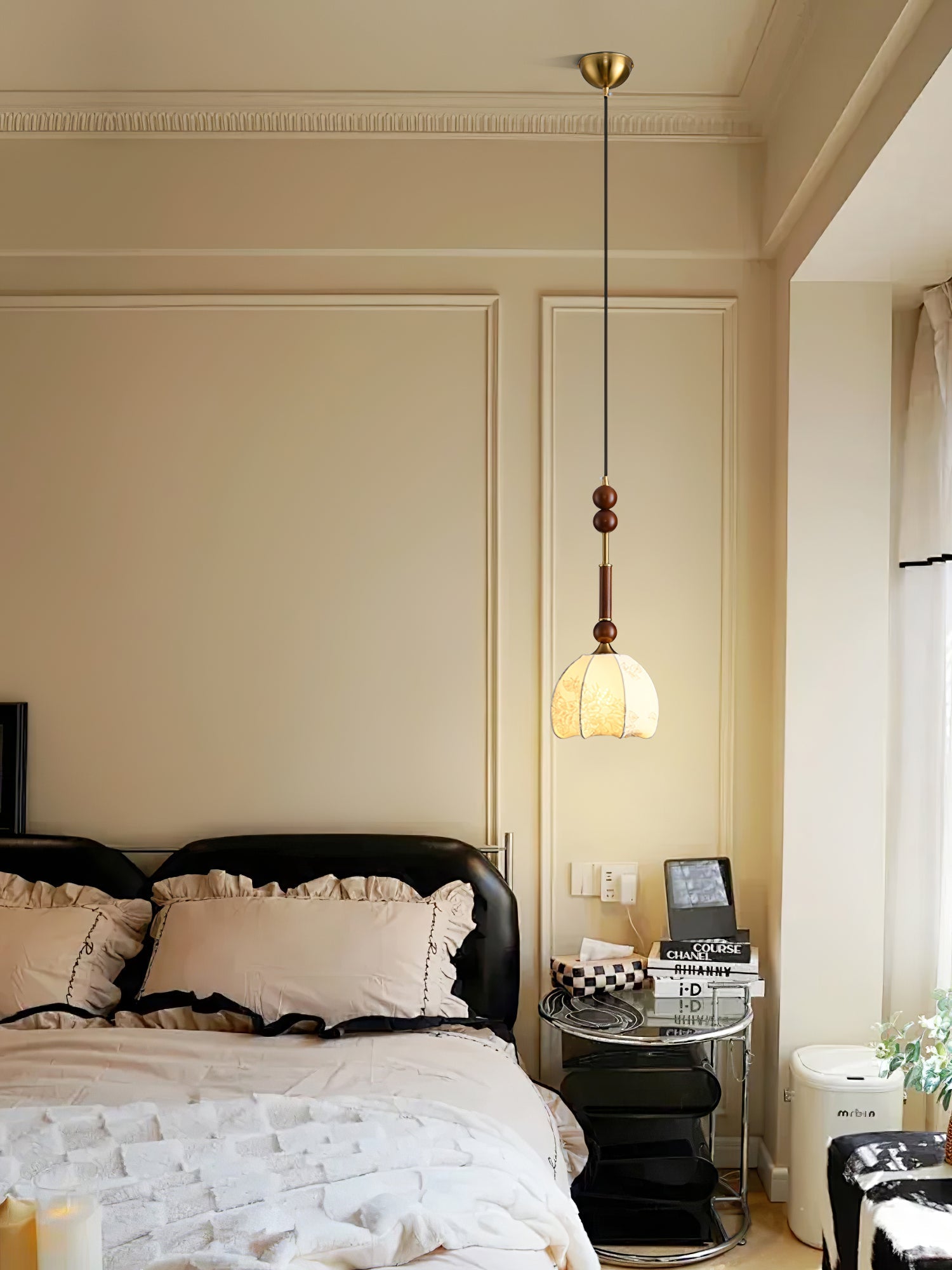 AmberGlow Suspension en Bois Vintage