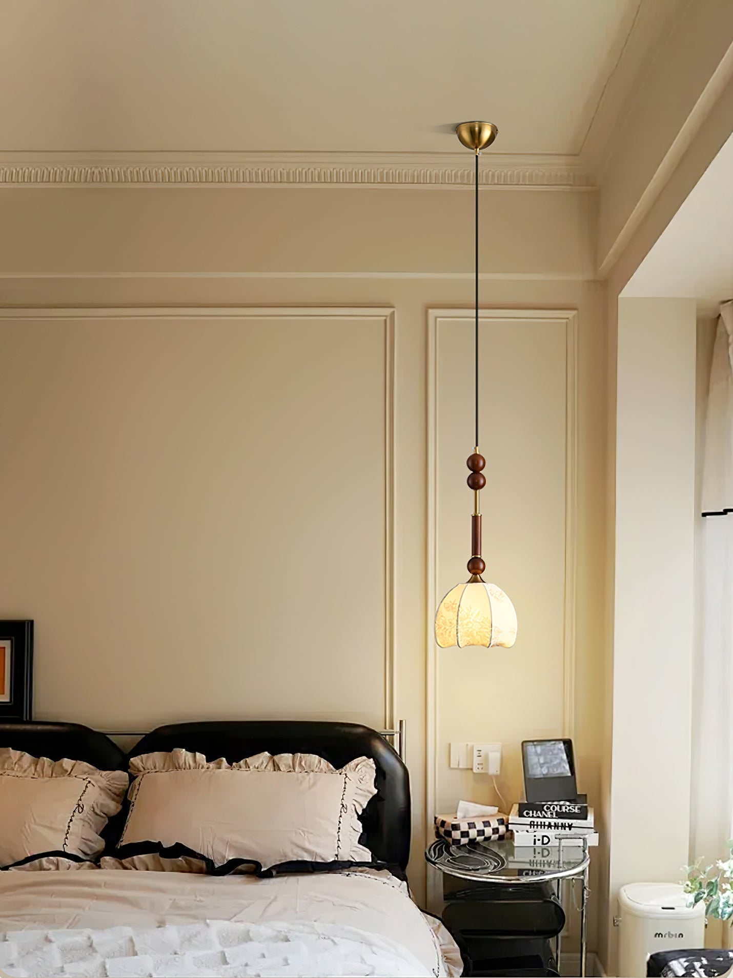 AmberGlow Suspension en Bois Vintage