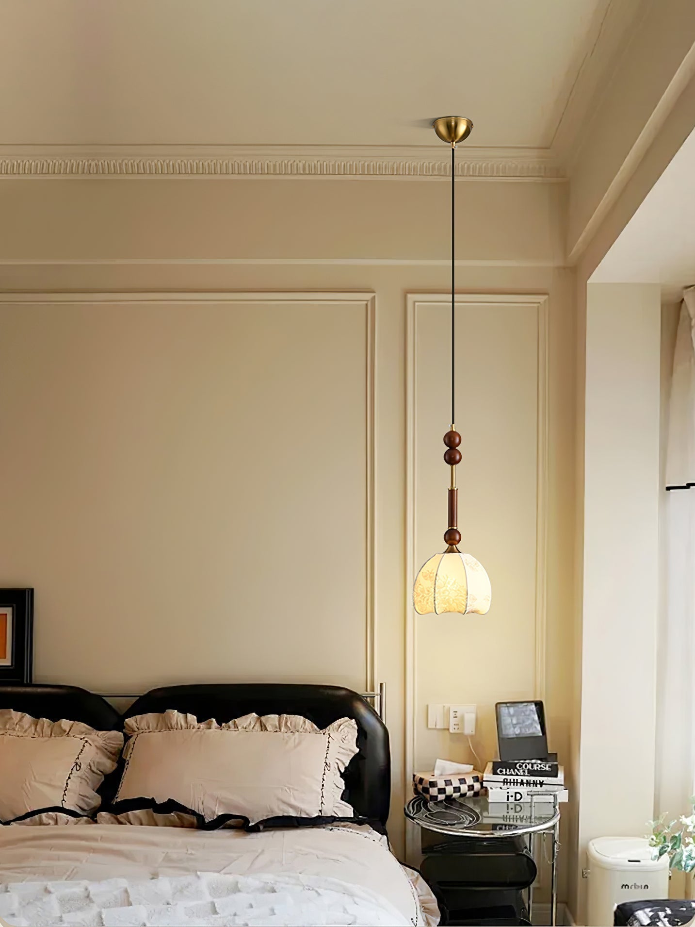 AmberGlow Suspension en Bois Vintage