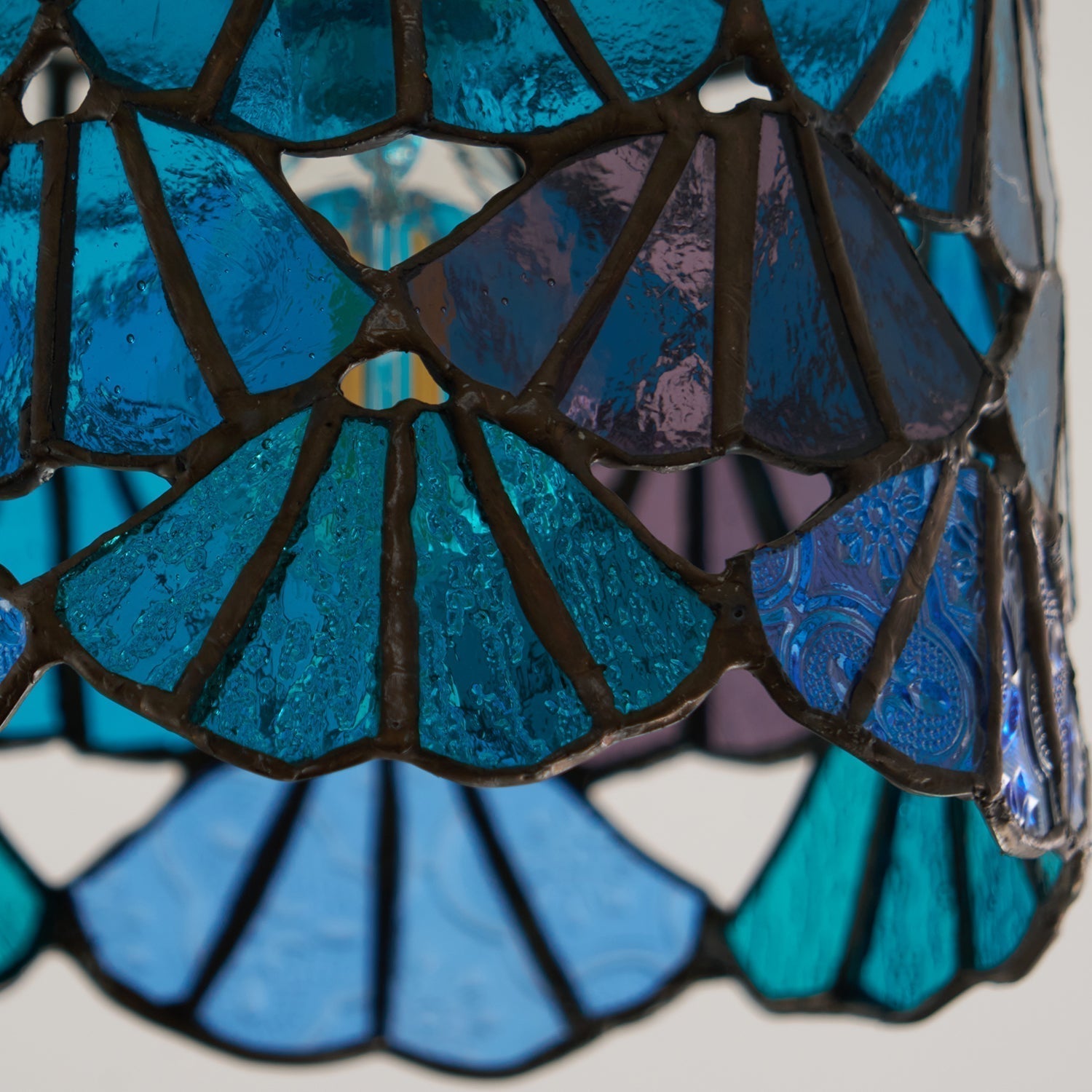 Luminaire en verre Rosavine Plafonnier Semi-Encastré Verre Coloré Tiffany